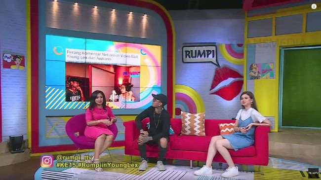 Membuat artis buka-bukaan di televisi, ternyata punya tantangan tersendiri. Ada artis yang menolak mentah-mentah, atau berkompromi lewat perjanjian.