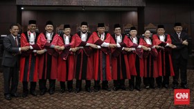 Delapan Hakim MK Dikritik karena Bungkam Kasus Arief Hidayat