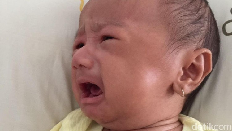 Oek, oek, duh si kecil nangis nih Bun. Apa arti tangisannya ya?