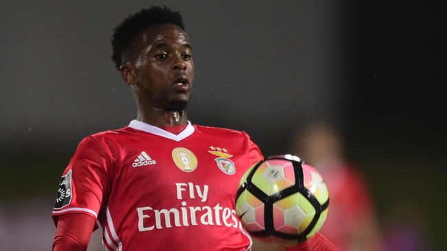 Barcelona sukses memboyong Nelson Semedo dari Benfica. Bintang asal Portugal itu diplot untuk menggantikan peran Dani Alves di sektor bek sayap kanan.