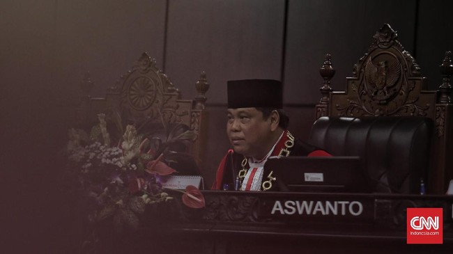 Putusan provisi hanya dikeluarkan dalam keadaan mendesak untuk menetapkan suatu tindakan sementara, sebelum putusan akhir dijatuhkan.