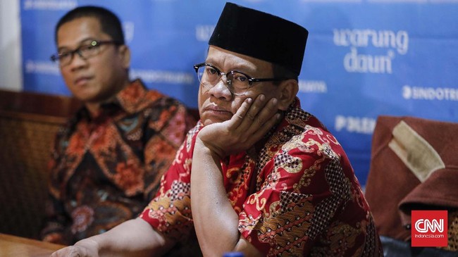 Pemerintah lewat Menko Polhukam mengumpulkan partai koalisi pendukung untuk membahas Perppu Ormas. PAN menyatakan pada keputusan tetap menolak Perppu Ormas.