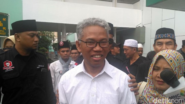 Buni Yani mengklaim, jauh sebelum dia memposting video ucapan Ahok soal Al-Maidah di Facebook, sudah banyak orang yang membenci Ahok dengan berbagai alasan.
