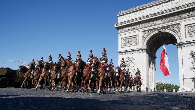 Presiden RI Prabowo Subianto berkunjung ke Prancis untuk untuk memenuhi undangan perayaan Hari Bastille atau Bastille Day bersama Presiden Emmanuel Macron.