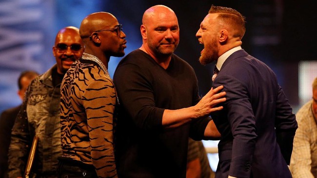 Konferensi pers Floyd Mayweather Jr. melawan Conor McGregor dihantam isu tidak sedap. Mayweather menuduh McGregor melakukan tindakan rasial.
