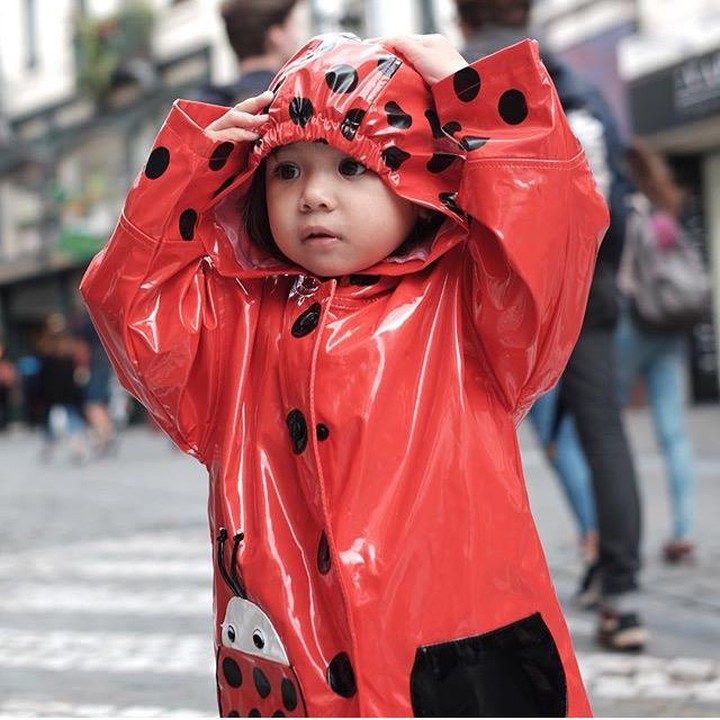 <span style="color: #222222; font-family: arial, sans-serif; font-size: 12.8px;">Muka mungil anak ini sudah terlihat jelas nih. Tahu dong Bun, siapa dia. Lucu banget kan? (Foto: Instagram @gisel_la)</span>
