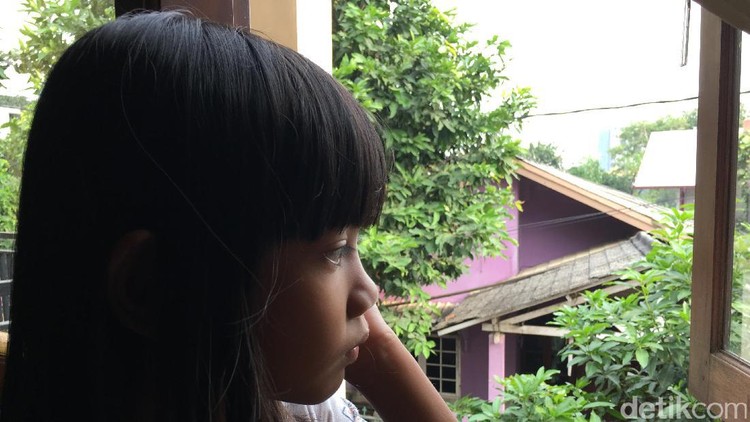 Nggak cuma orang dewasa, kadang anak pun butuh ingin menyendiri.