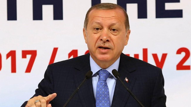 Presiden Turki Tayyip Erdogan menyatakan negaranya akan mengirimkan 10 ribu ton bantuan kemanusiaan untuk etnis minoritas Muslim Rohingya.