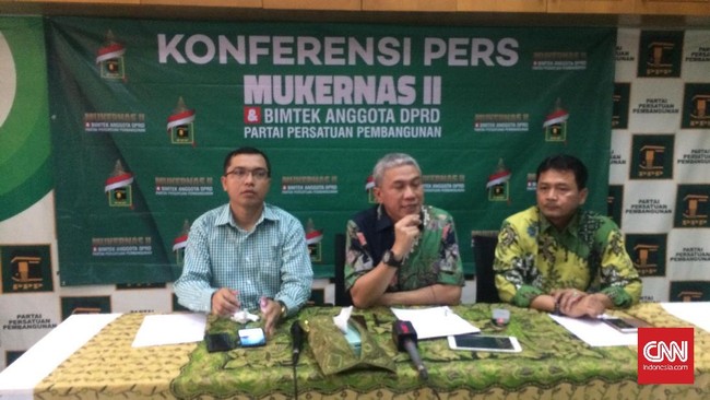 Fraksi PPP masih menggodok draf revisi UU Ormas sebelum diserahkan ke pemerintah. Sementara PAN setuju usulan revisi tersebut, terutama mengenai sanksi pidana.