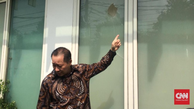 Kubu Djan Faridz menilai tindakan kubu Romahurmuziy yang menyerang markas PPP mencederai upaya islah yang tengah dilakukan di antara kedua kubu yang berseteru.
