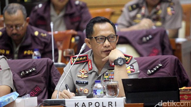 Kapolri Jenderal Tito Karnavian menginstruksikan semua jajaran polda untuk mengusut peredaran obat racikan jenis PCC hingga ke seluruh pelosok Indonesia.
