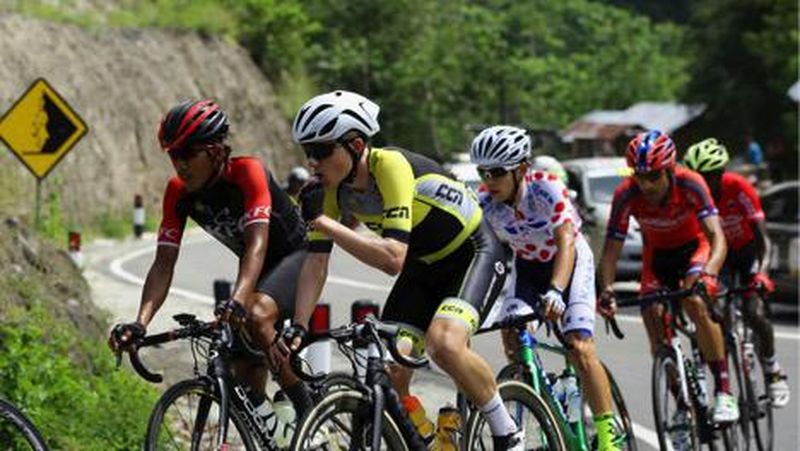 Acara sport tourism Tour de Flores berjalan dengan seru dan lancar.
