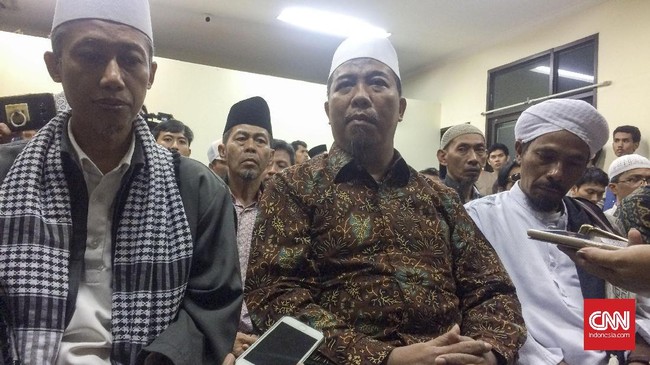 Mantan petinggi Hizbut Tahrir Indonesia (HTI) Rokhmat Labib tak heran dengan rencana DPR tersebut.