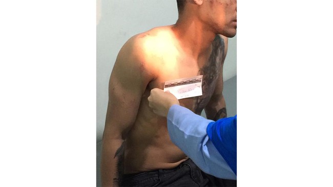 Sebelum menganiaya Axel, oknum polisi dari Satnarkoba Polres Bandara Soekarno Hatta menanyakan lokasi Jeremy Thomas menyimpan aset pribadinya.