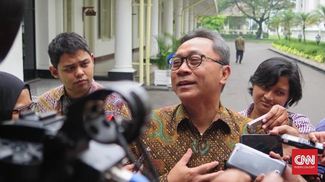 Semua partai, menurut Ketua PAN Zulkifli Hasan, idealnya langsung mendukung Jokowi usai perbedaan di Pilpres 2014 guna melancarkan kerja pemerintah.