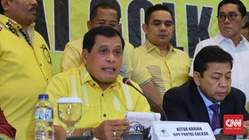 Nurdin Halid Calon Plt Ketua Umum Golkar Gantikan Setnov