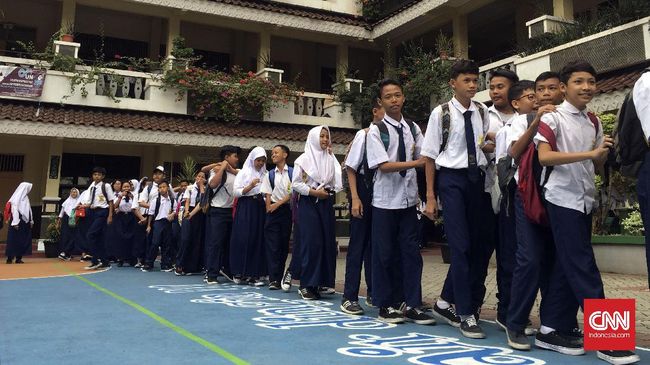 Contoh pesan dan kesan untuk kakak OSIS berikut bisa disampaikan saat memasuki masa akhir MPLS.