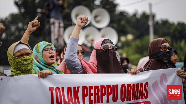 Komisi II DPR mengundang NU, Muhammadiyah, dan sejumlah pakar untuk diminta pendapat soal alasan menerima atau menolak Perppu Ormas.