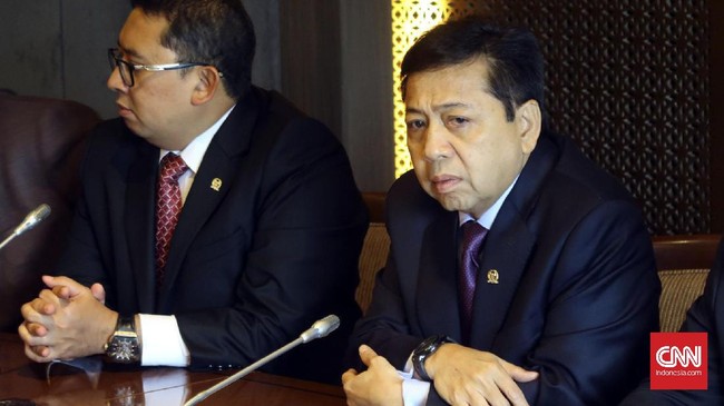 Ketua Fraksi Golkar menyatakan tak ada koordinasi dari pimpinan DPR terkait pengiriman surat permintaan penundaan pemeriksaan Setya Novanto ke KPK.
