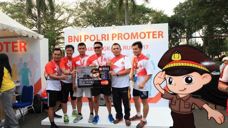 Kepala Kepolisian Republik Indonesia, Jenderal Tito Karnavian resmi melepas 10.000 peserta Bhayangkara Run 2017 di Silang Monas.