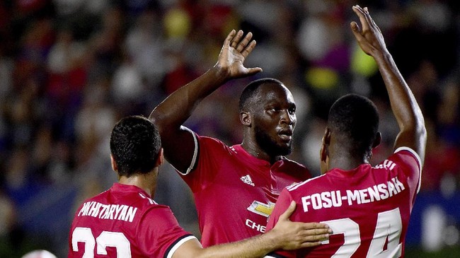 Romelu Lukaku menegaskan bahwa ia ingin merasakan tekanan sebagai pemain Manchester United yang selalu memburu kemenangan.