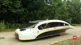 Mobil Tenaga Surya untuk Lima Penumpang