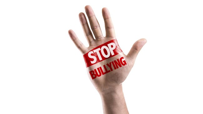 Bullying bisa terjadi lewat jaringan pesan instan, video game online, atau media sosial. Ini tips yang bisa diterapkan orangtua dan anak untuk mencegahnya.