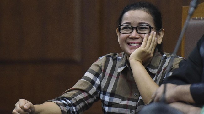 Miryam didakwa memberikan keterangan palsu dalam kesaksian kasus korupsi e-KTP. Menurutnya, kasus itu seharusnya diproses peradilan umum, bukan tipikor.