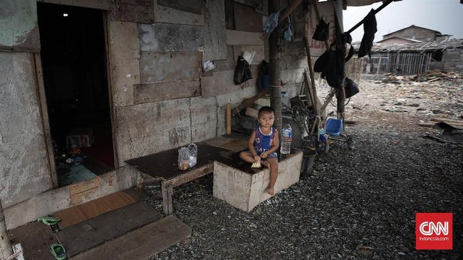 Target Pengentasan Kawasan Kumuh Baru Tercapai 17,6 Persen Sejak 2015 hingga 2016, kawasan kumuh yang ditangani baru mencapai 6.763 hektare dan diperkirakan hanya akan mencapai 9.974 hektare pada 2019 mendatang.