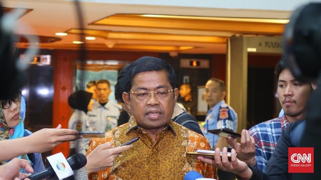 Golkar akan berkomunikasi dengan partai yang diproyeksikan bakal berkoalisi dengan Golkar di Pilgub Jatim, sebelum memutuskan nama Gus Ipul dan Khofifah.
