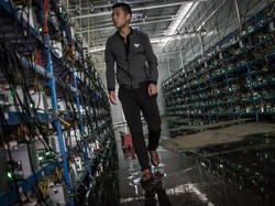 Tambang Bitcoin Dirazia, Nilai Tukarnya Turun Terus