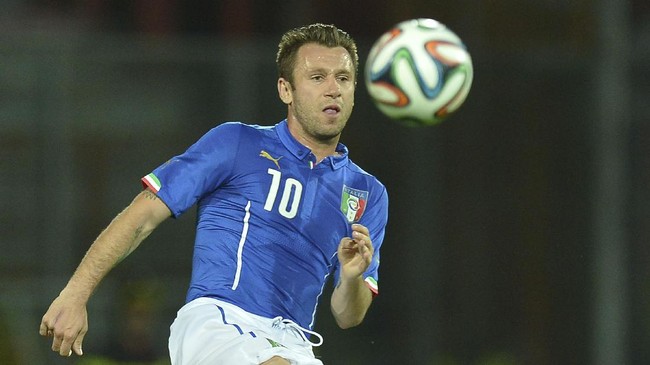 Antonio Cassano kembali memutuskan pensiun untuk kedua kalinya. Ia pun meminta maaf pada Verona dan seluruh pendukung klub tersebut.