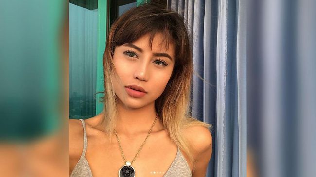Oka Mahendra Putra yang dikenal sebagai pemilik Takis Management sekaligus mantan kekasih selebgram fenomenal Awkarin, disebut meninggal, Selasa (18/7) malam.