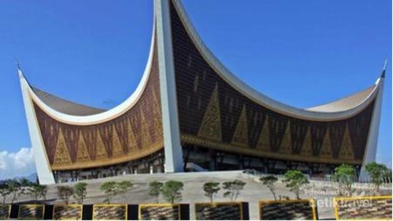 Sumatera Barat yang telah ditetapkan sebagai destinasi family friendly semakin memperlihatkan kekuatannya di ranah ini.
