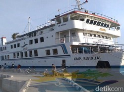 Penyeberangan Ditutup, 400 Wisatawan Dievakuasi dari Karimunjawa