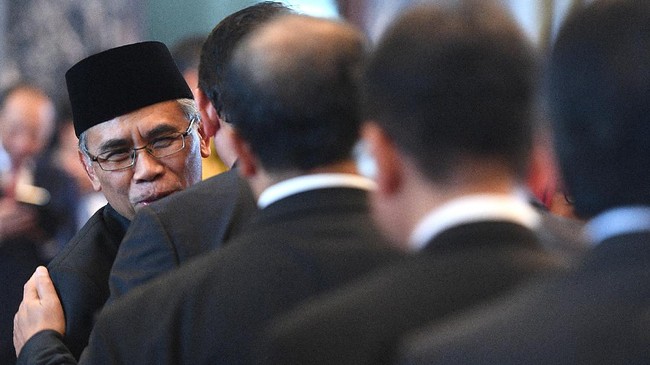 Otoritas keuangan merilis tiga peraturan mengenai obligasi daerah, green bonds, dan pengajuan untuk melakukan aksi korporasi secara elektronik.