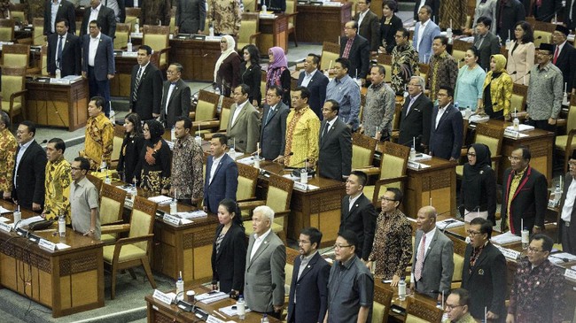 Alasan penolakan karena DPR menilai perlu dipisahkan antara verifikasi partai lama dan baru. Soal keterwakilan perempuan, disebutkan berpotensi melanggar UU.