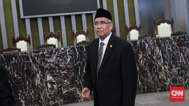 OJK meminta debt collector selalu membawa 4 dokumen resmi saat menagih cicilan atau utang kepada debitur. Berikut rincian dokumen itu.