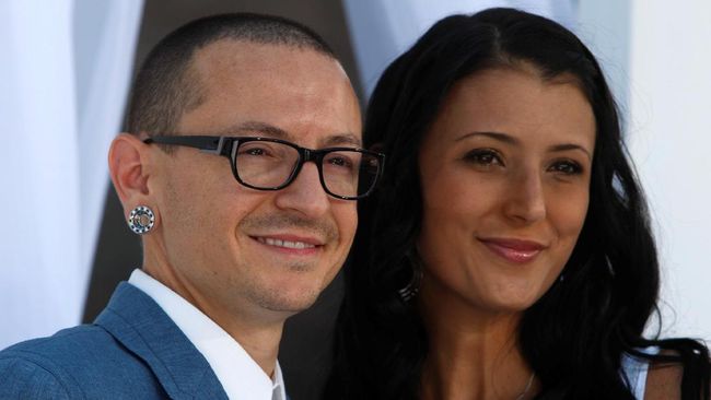 Istri mendiang Chester Bennington, Talinda merayakan ulang tahun suaminya dengan dengan berkampanye tentang kepedulian akan kesehatan mental.