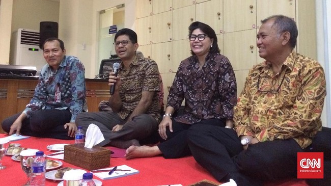 KPK mulai membidik korporasi yang diuntungkan dalam proyek pengadaan e-KTP yang tergabung dalam Konsorsium Perusahaan Umum Percetakan Negara RI (PNRI).