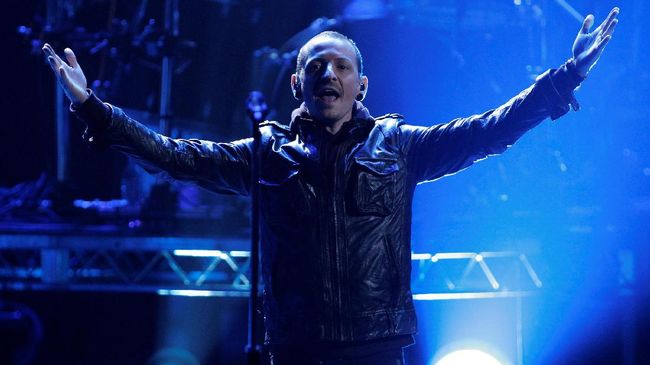 Laporan hasil autopsi jenazah Chester Bennington dirilis. Hasil itu mengungkap ada sedikit alkohol dalam tubuh vokalis Linkin Park itu saat kematiannya.