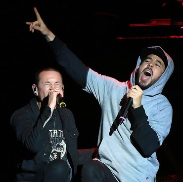 Linkin Park Tegas Tolak Konser Bareng Hologram Chester Bennington