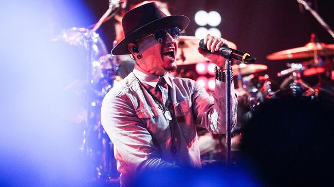 Menurut Mike Shinoda, kalau pun suatu saat Linkin Park mendapat vokalis baru, itu harus terjadi secara natural dan tidak dipaksakan.
