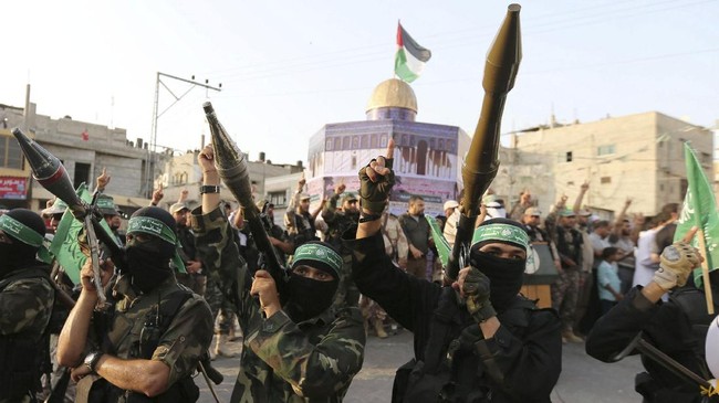 Dua warga Palestina tewas dalam bentrokan dengan pasukan Israel, Sabtu (22/7), setelah seorang pemuda Palestina menewaskan tiga pemukim Israel di Tepi Barat.
