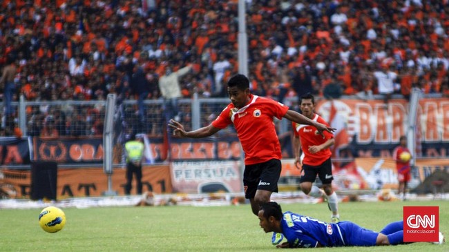 Kick off pertandingan antara Persija Jakarta vs Persib Bandung pada pekan keenam Liga 1 2018 berpeluang dimajukan dari jadwal semula.