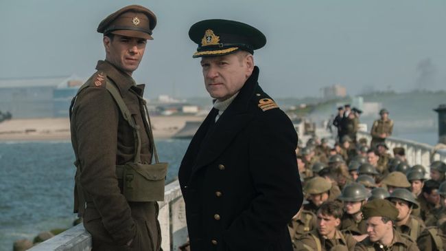 Sutradara Christoper Nolan tak mengizinkan adanya kursi dan botol minuman selama berada di lokasi pengambilan gambar 'Dunkirk.'