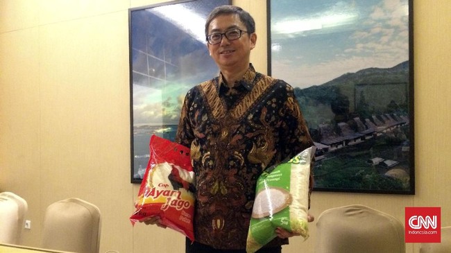 Penurunan penjualan Tiga Pilar Sejahtera Food tersebut disebabkan merosotnya penjualan beras yang mencapai 12 persen (yoy) menjadi Rp2,1 triliun.