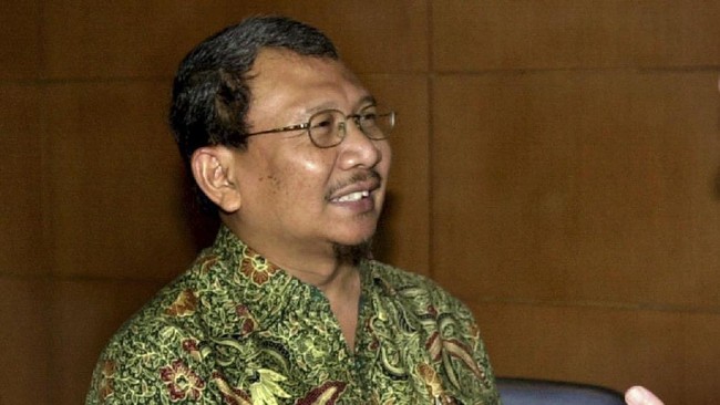 Anton Apriyantono membantah perusahaannya memanipulasi harga beras. Beras yang diproduksi, menurutnya, sesuai standar nasional Indonesia, bukan beras oplosan.
