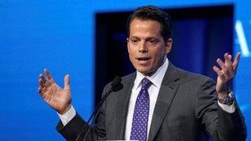 Scaramucci Dipecat, Amerika Tertawa