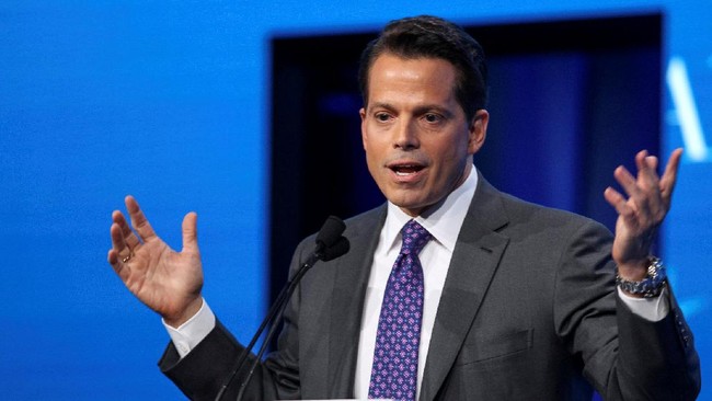Warga Amerika Serikat menyambut gembira pemecatan juru bicara Gedung Putih Anthony Scaramucci oleh Kepala Staff Gedung Putih yang baru, John Kelly.